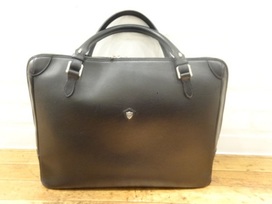 シャンボールセリエの513 リヴォー レザー ブリーフケースの買取実績です。