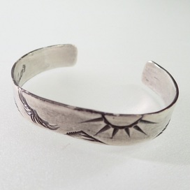 ビッグハンドのイーグルハンドメイドシルバーバングルの買取実績です。