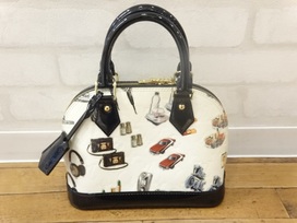 ルイヴィトンのヴェルニ ステッカーコレクション アルマBB 2WAY ハンドバッグの買取実績です。