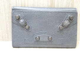 バレンシアガのグレー クラシックオオサカ キーケースの買取実績です。