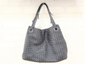 ボッテガ・ヴェネタの黒　イントレチャート　トートバッグの買取実績です。