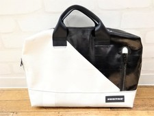 フライターグ 白×黒　F301 MOSS LAPTOP BAG 2WAY 買取実績です。