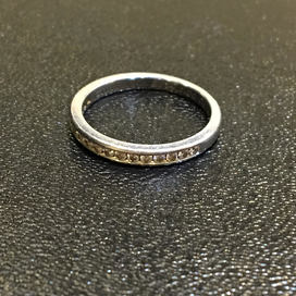 ティファニーのハーフエタニティ　リングの買取実績です。