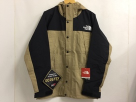 ザ・ノース・フェイスのベージュ×黒 MOUNTAIN LIGHT JACKET GORE-TEXの買取実績です。
