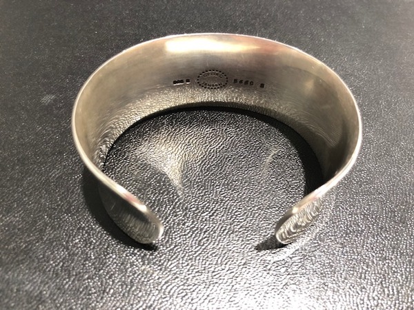 渋谷店では、ジョージジェンセンの566Cのバングルを買取ました。 買取