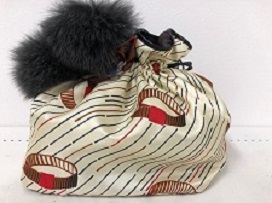 ミナペルホネンのミナペルホネン ブラウン×白　ボンボンファー 巾着バッグの買取実績です。