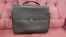 ダンヒルのDブラウン　レザー　ビジネスバッグ　L3M140の買取実績です。