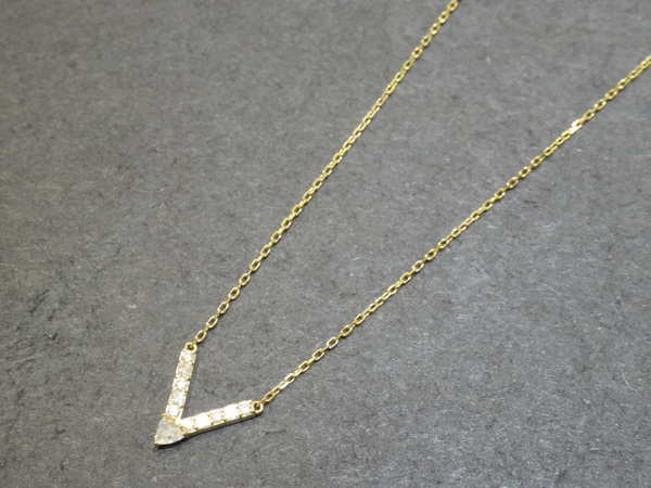 アーカーのK18 0.12ct ダイヤモンド Vチェーンネックレス（通常使用感