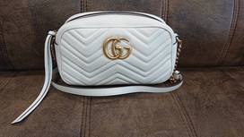 グッチの447632　ホワイト GGマーモント キルティングショルダーバッグの買取実績です。