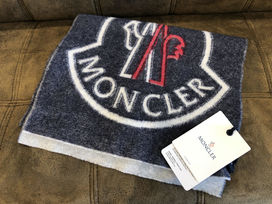 モンクレールのモンクレール　18AW SCIARPA 　ビッグロゴマフラーの買取実績です。