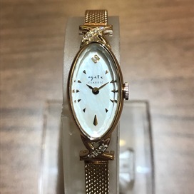 アガットの14074120001 K10 D0.052ct オーバルフェイス ジュエリーウォッチの買取実績です。