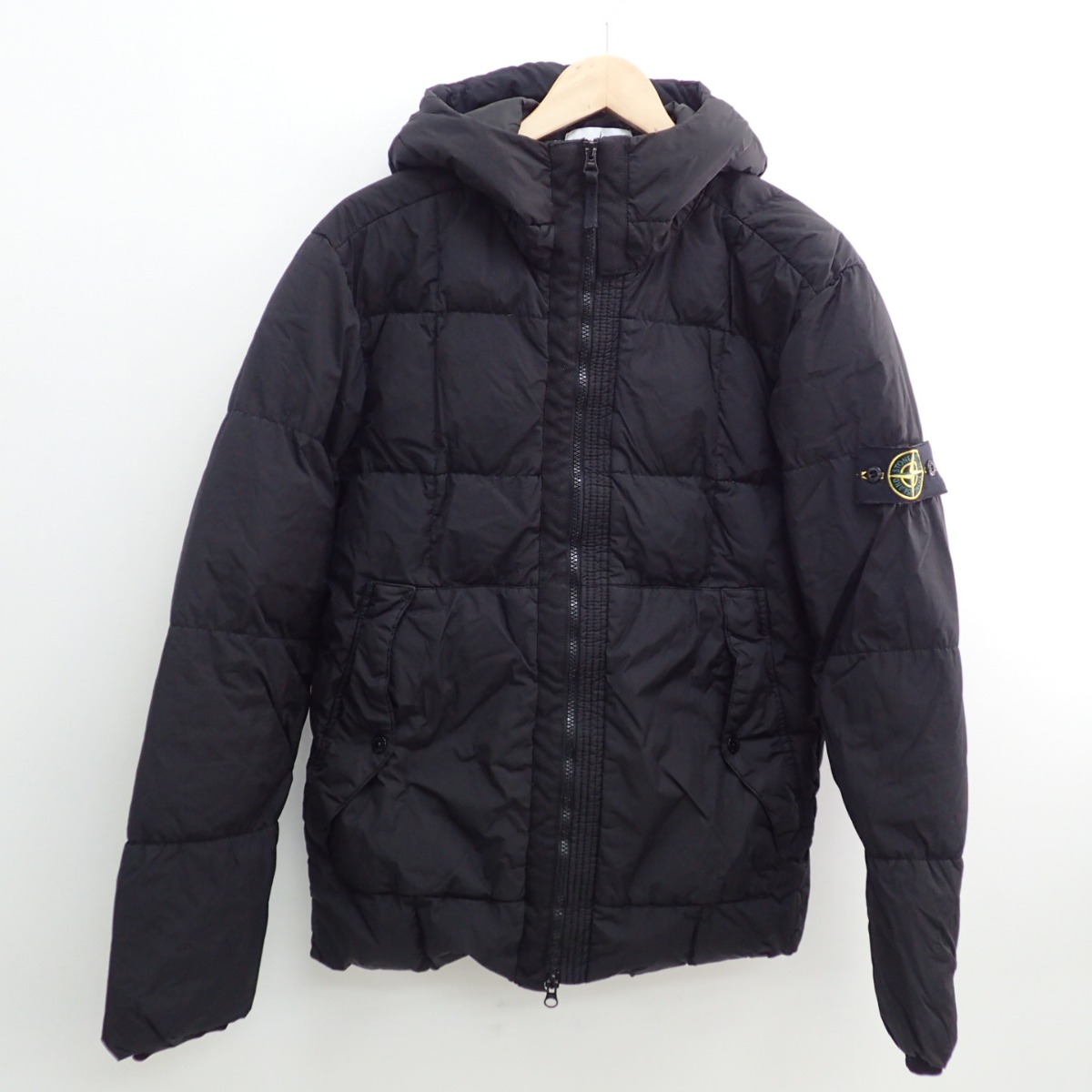 ストーンアイランドのGARMENT DYED CRINKLE REPS NY DOWNを宅配買取 