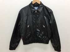 プラダ 黒 中綿ブルゾン 買取実績です。