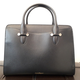 フェラガモのTODAYBAG　2WAYレザートートバッグの買取実績です。