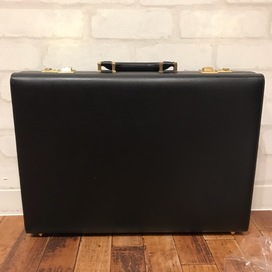 ボッテガ・ヴェネタのレザー ブリーフケースの買取実績です。