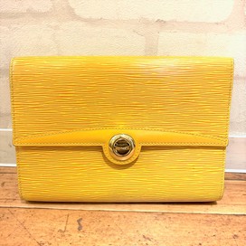 ルイヴィトンのエピ　アルシュ　ショルダーバッグ　M52579の買取実績です。