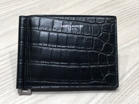 サンローランの黒　クロコ　エンボス　ビルクリップ　財布の買取実績です。