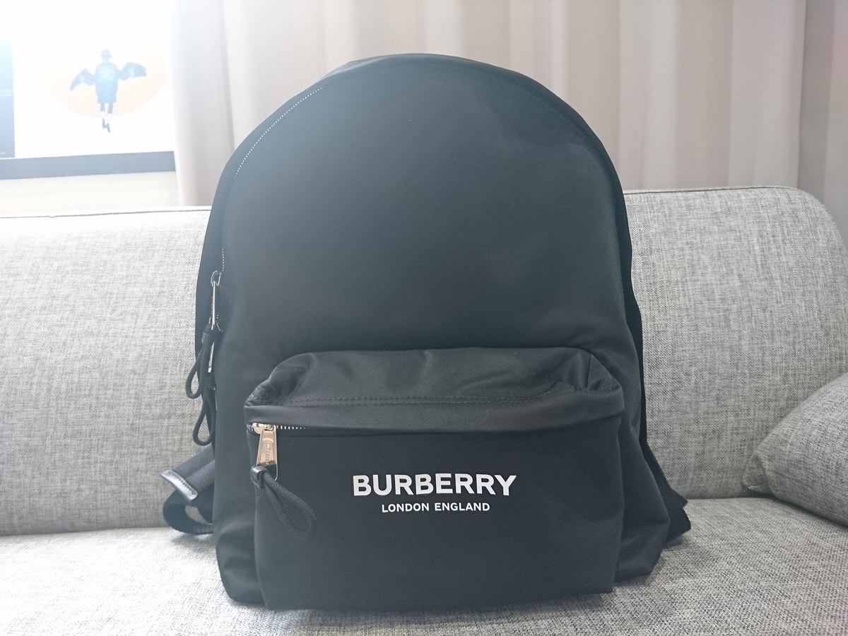 バーバリーの現行モデル・ロゴプリント ナイロン バックパックを買取 