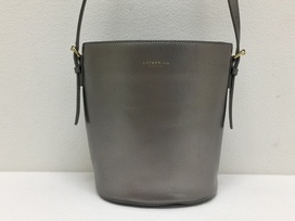 アンテプリマのスチールグレー CONO レザーショルダーバッグの買取実績です。