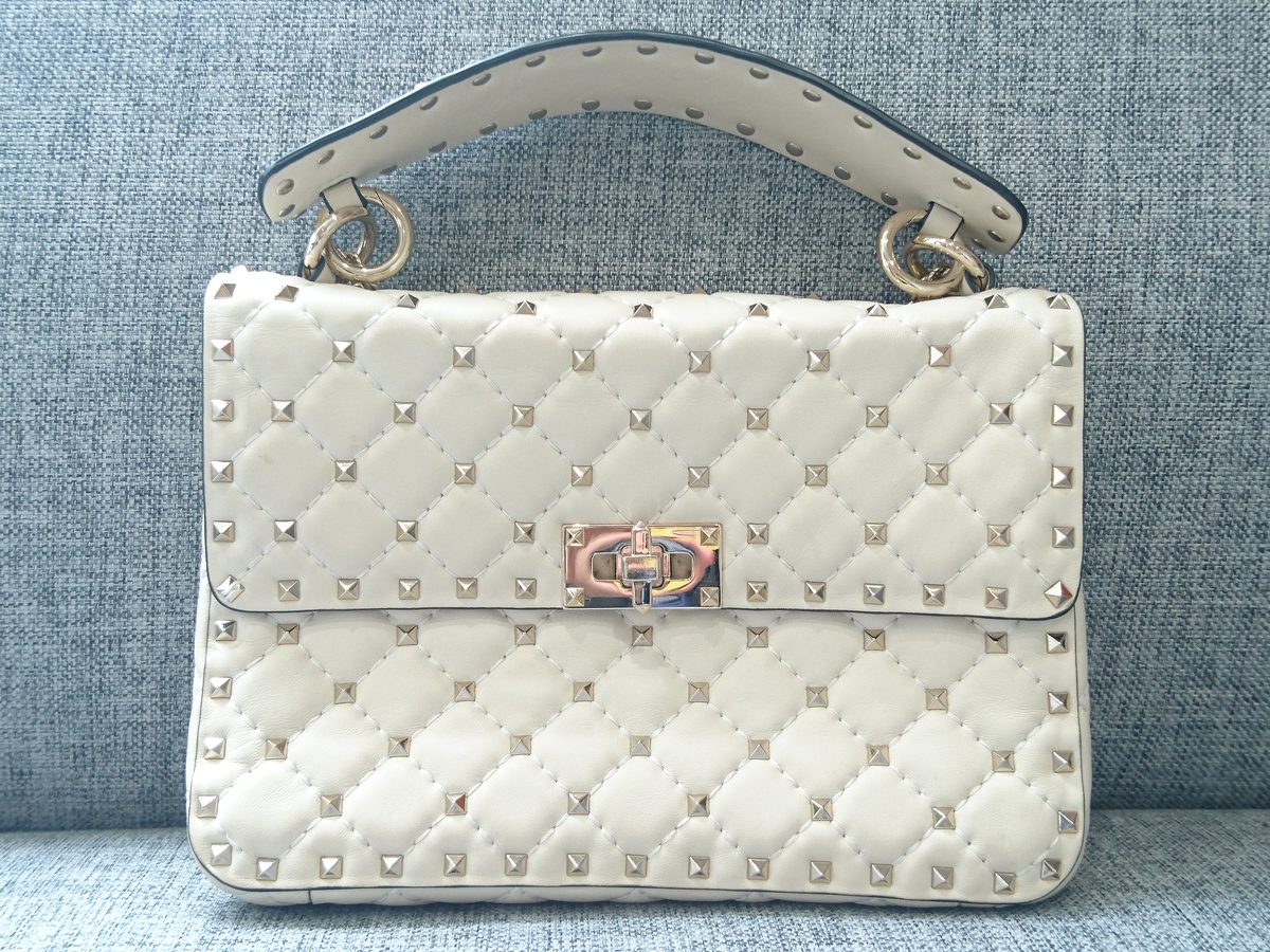 ヴァレンティノガラバーニのロックスタッズ スパイク スモール