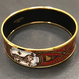 エルメスのエマイユGM　七宝焼き　馬柄　バングルの買取実績です。
