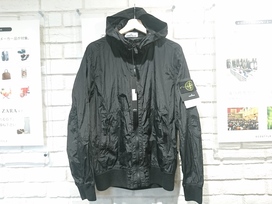 ストーンアイランドの681545047 NYLON METAL WATRO フーディジャケットの買取実績です。