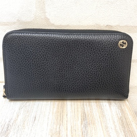 グッチの黒　449347　レザー　ラウンドジップ　長財布の買取実績です。