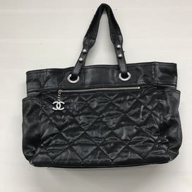 シャネルの11番台 黒 パリビアリッツ トートバッグの買取実績です。
