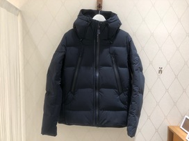 水沢ダウン(デサント)のネイビー オルテライン マウンテニア ダウンジャケットの買取実績です。
