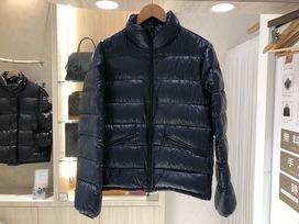 ヘルノのネイビー ウルトラライト エンジニア ダウンジャケットの買取実績です。