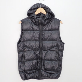 ヘルノのPI0440U パッカブル 撥水 フーディライトダウンベストの買取実績です。