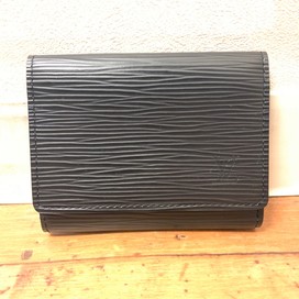 ルイヴィトンの06年 エピ アンヴェロップ カルトドゥ ヴィジット 旧型の買取実績です。