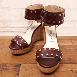 ジミーチュウのスタッズ アンクルストラップ ウェッジソール サンダルの買取実績です。