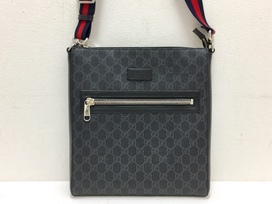 グッチの474137　GGスプリーム　キャンバスメッセンジャーバッグの買取実績です。