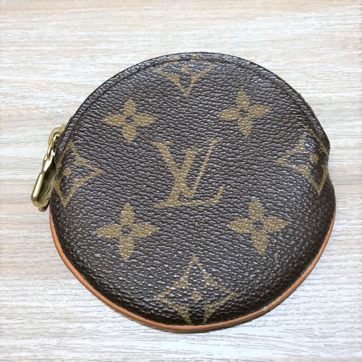 louisvuitton-monogram-22uo.jpg