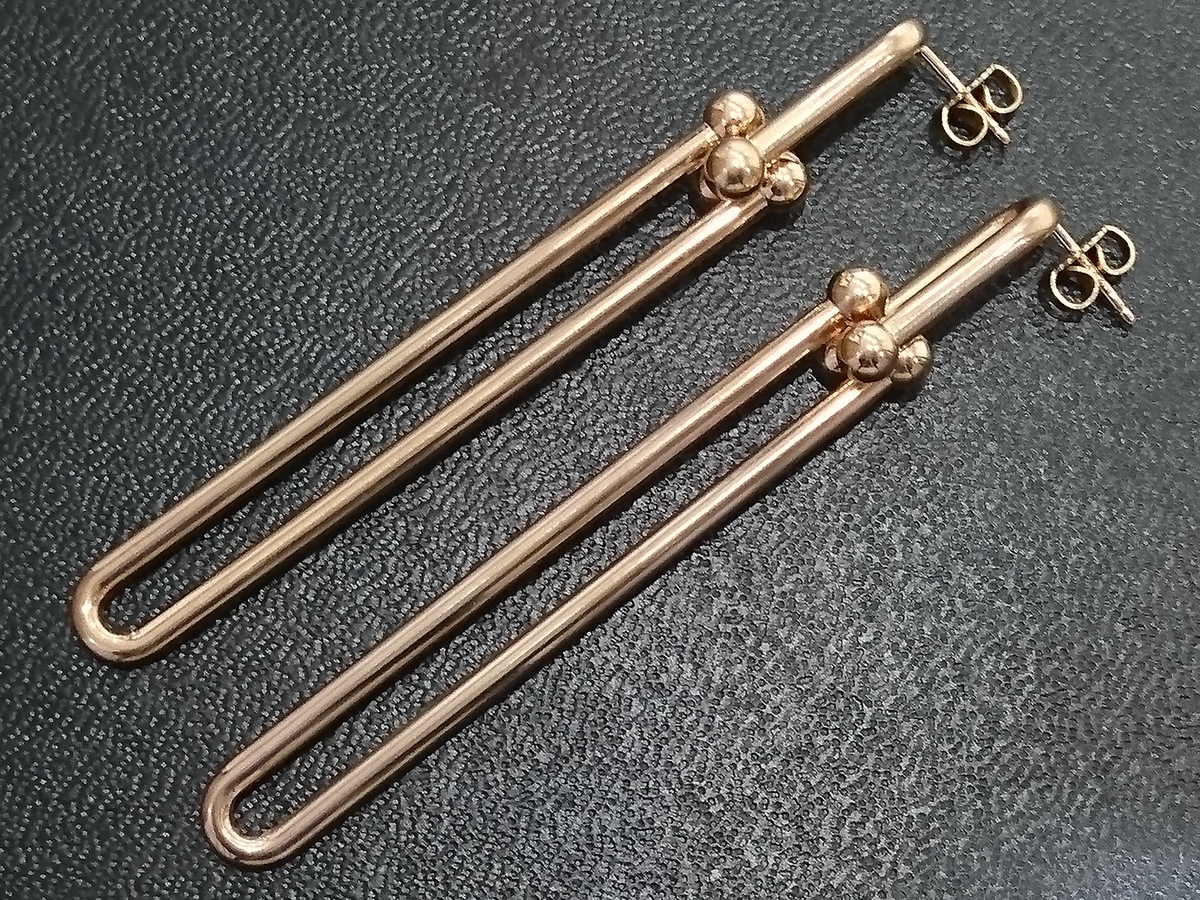 T2390 ティファニー ハードウェア ダブルロング リンク スイング ピアス