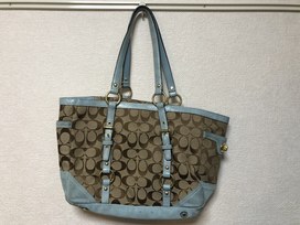 コーチの10630 シグネチャー キャンバス トートバッグの買取実績です。