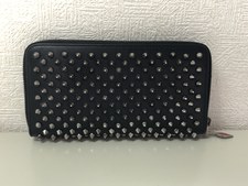 クリスチャンルブタン W PANETTONE SPIKES WALLET　1165065　カーフ　黒　ラウンドファスナーウォレット 買取実績です。
