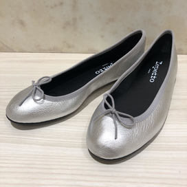 レペットのArgent フラットシューズの買取実績です。