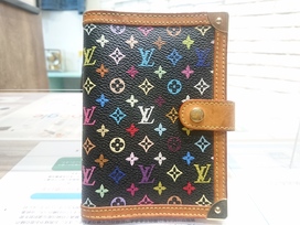ルイヴィトンのマルチカラー アジェンダPMの買取実績です。