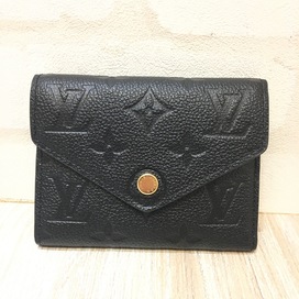 ルイヴィトンのM62935 ポルトフォイユ・ゾエ モノグラム・アンプラント 三つ折り財布の買取実績です。