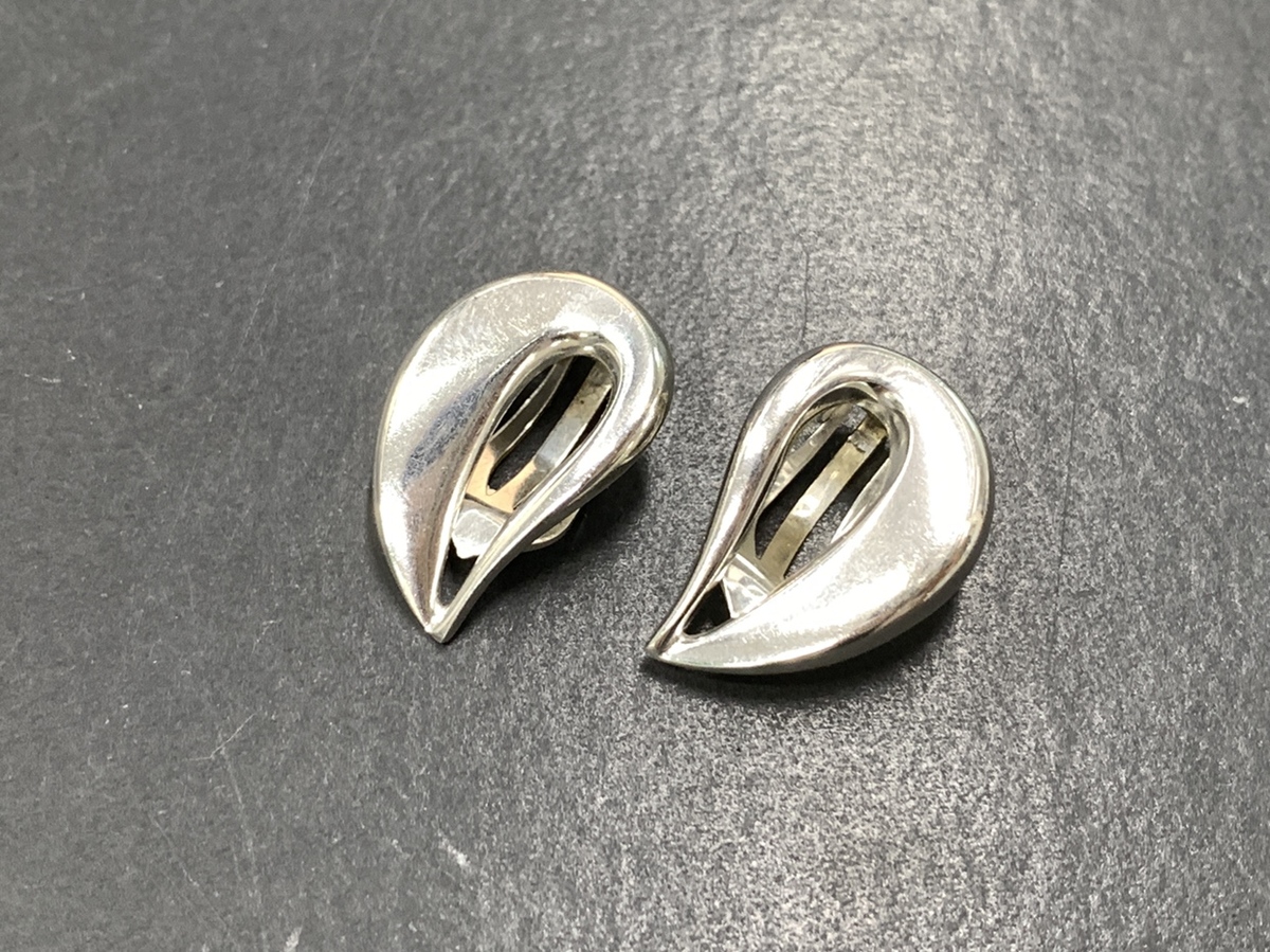 銀座本店でジョージジェンセンのSV925 ティアドロップ型イヤリングを