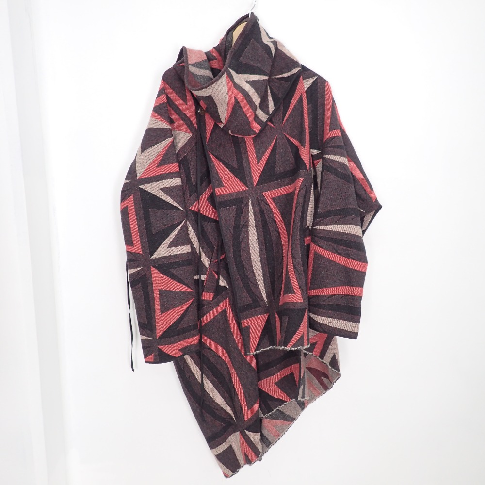 ヴィヴィアン　旧インポート　マント ヴィヴィアンウエストウッドマンを新宿で買取。アパッチ柄 ウール 変形