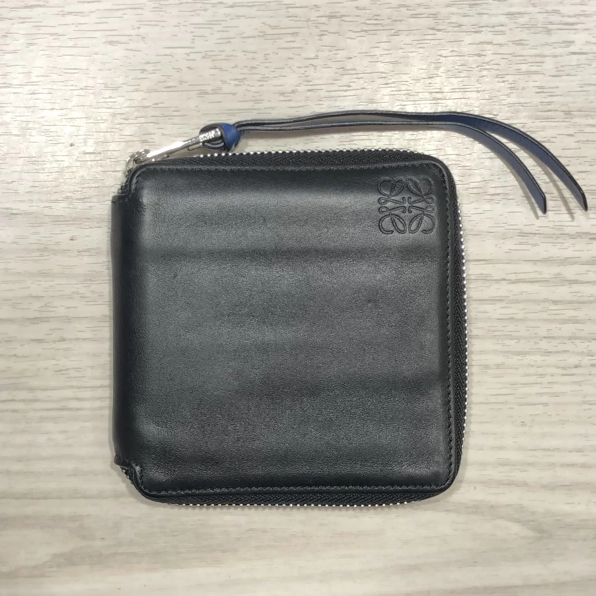 渋谷店で、ロエベのラウンドジップウォレット(101711)を買取りました