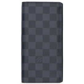 ルイヴィトンの2016年 N62665 ダミエグラフィット ポルトフォイユプラザの買取実績です。