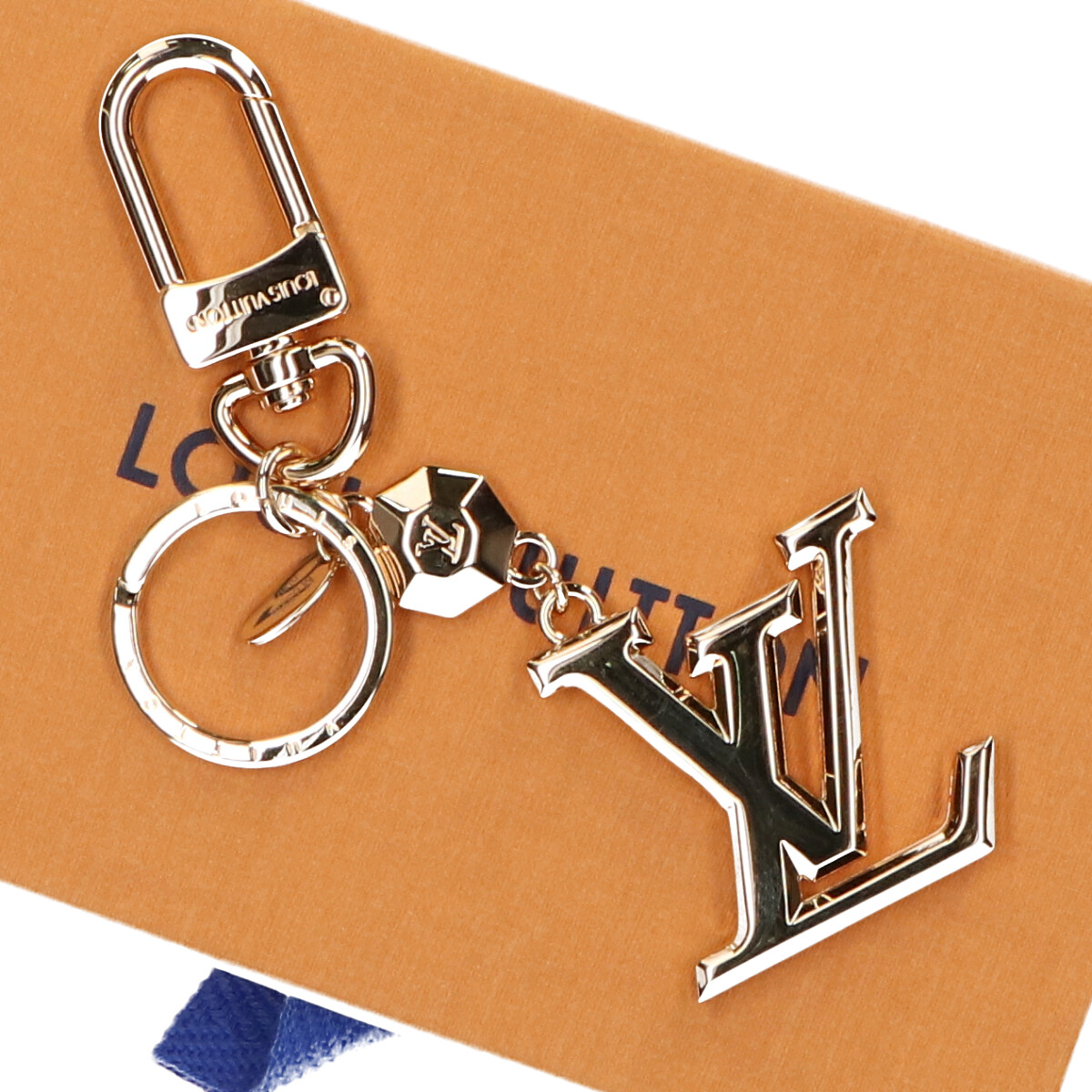 ルイヴィトンのM65216 ポルト クレ・LV ファセット キーホルダーを広尾