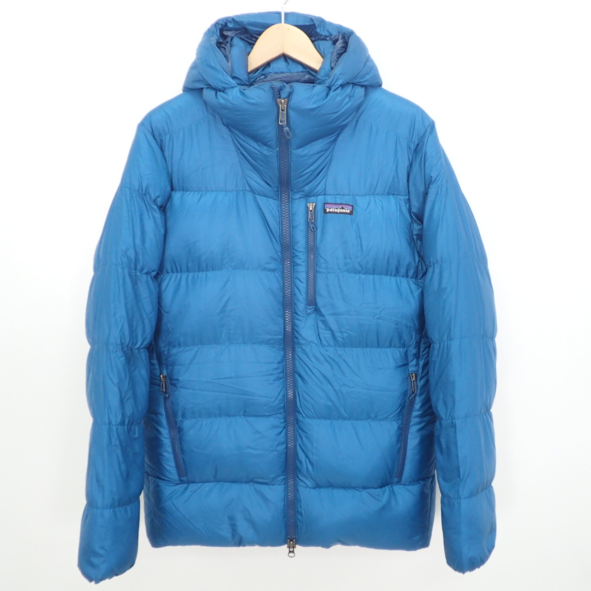 渋谷店で、パタゴニアのフィッツロイダウンパーカー(84571)を買取り