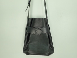 ルイヴィトンのM80155 95年製 ノワール エピ サックデポールGM ワンショルダーバッグの買取実績です。