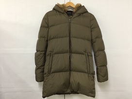 デュベティカのARWEN カーキ ラビットファー ダウンコートの買取実績です。