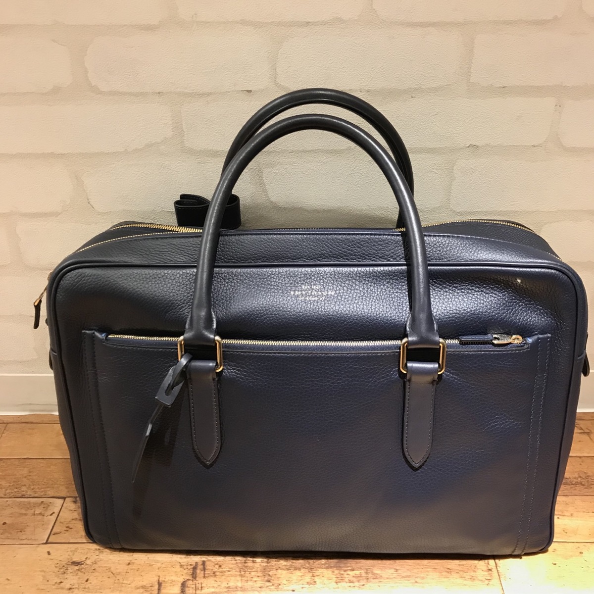 スマイソンSmythson Burlington バッグ 黒　レザー スマイソンのBurlington 24Hour 2WAY レザートラベルバッグを銀座本店